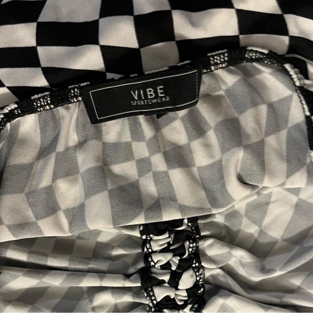 Distorted Checker pattern halter top - Picture 3 of 3